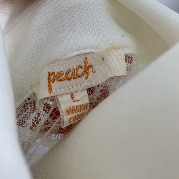 ✨ Lace Rhinestone Button Top ✨ - Picture 9 of 9